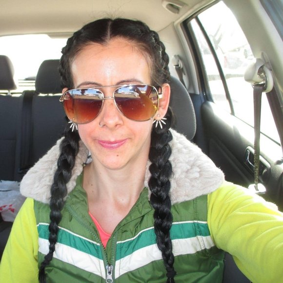 Meet your Posher, Sophie - Picture 1 of 1